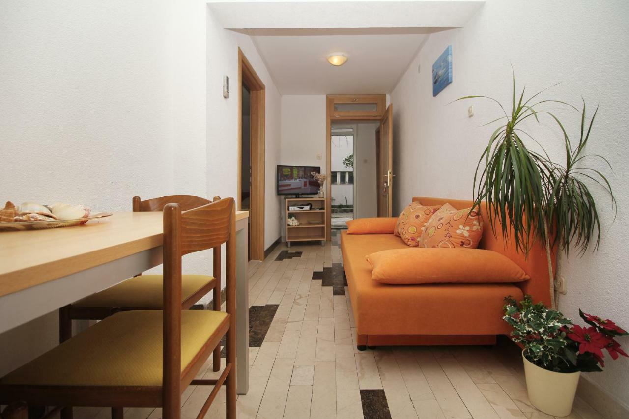 House Vera Baška Voda Екстериор снимка