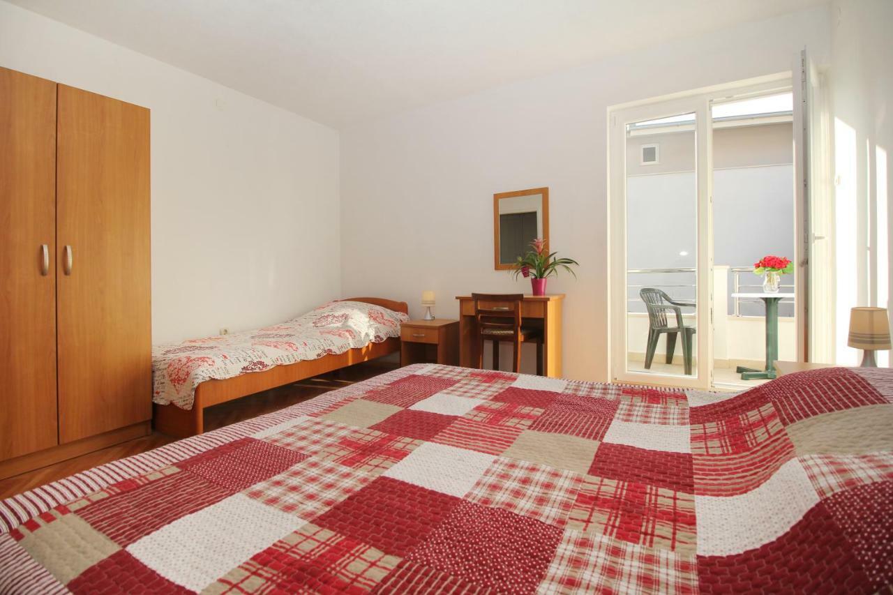 House Vera Baška Voda Екстериор снимка