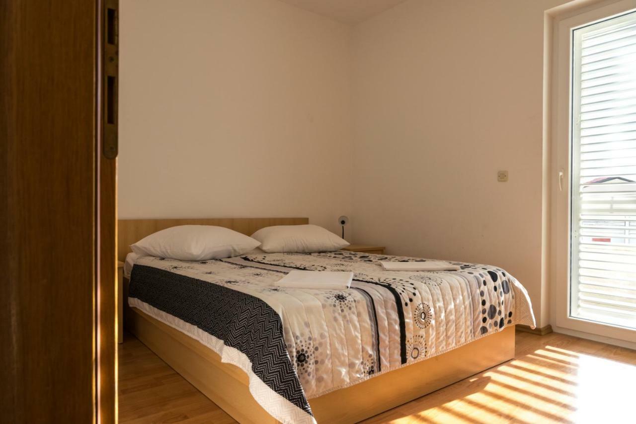 House Vera Baška Voda Екстериор снимка