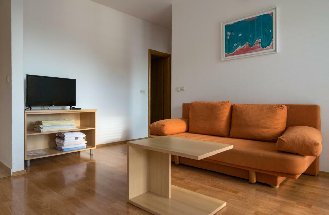 House Vera Baška Voda Екстериор снимка