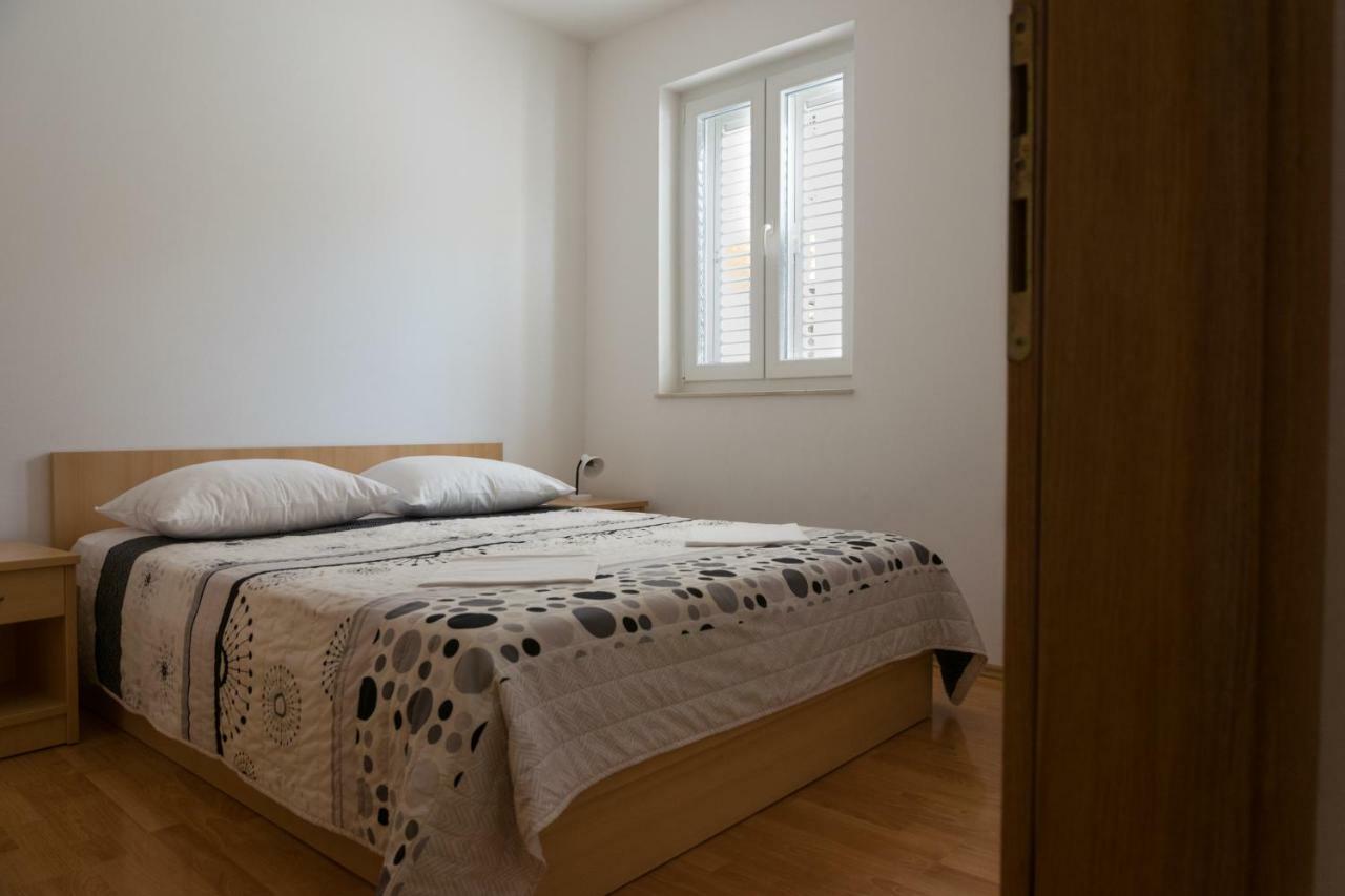 House Vera Baška Voda Екстериор снимка