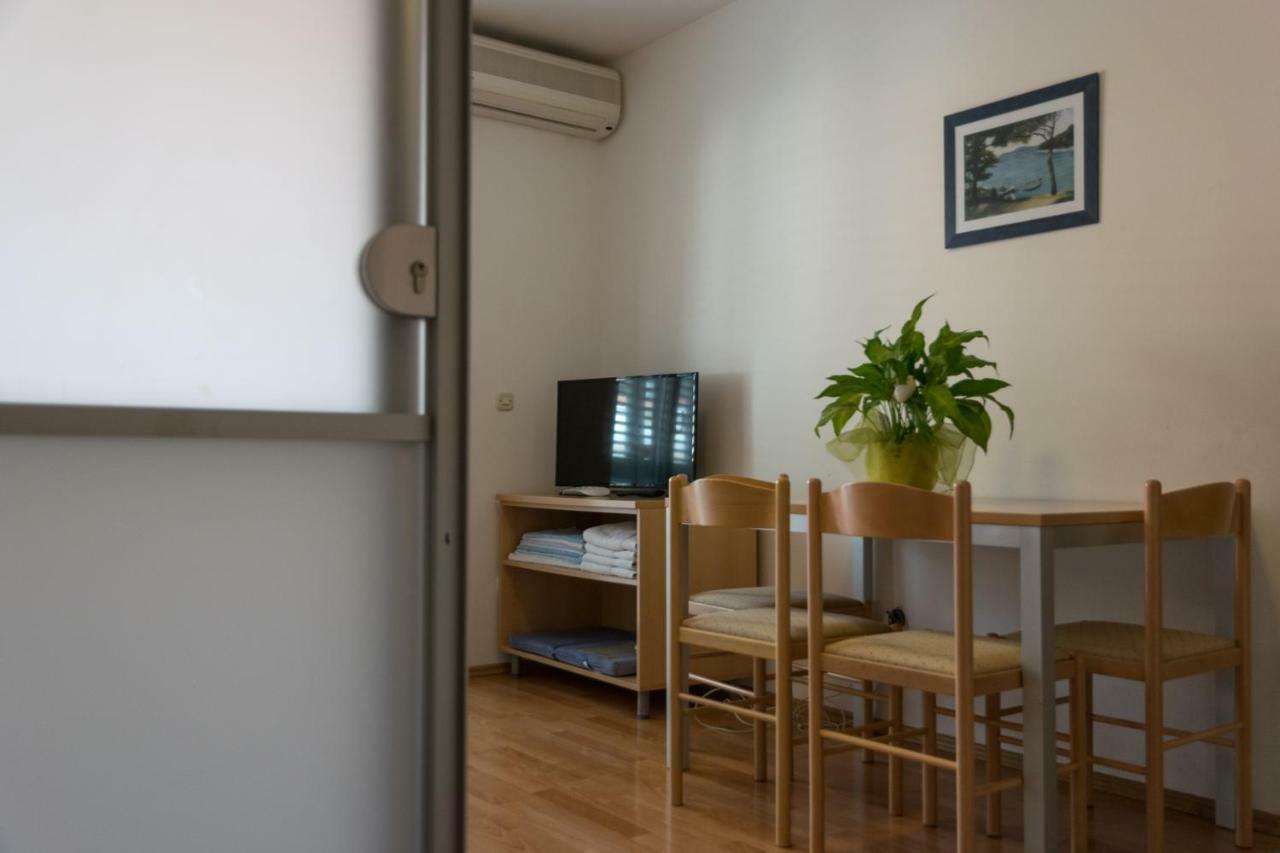 House Vera Baška Voda Екстериор снимка