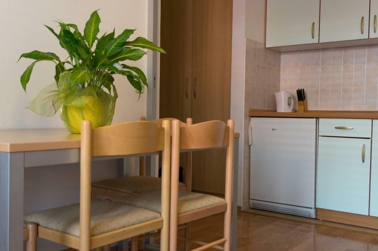 House Vera Baška Voda Екстериор снимка