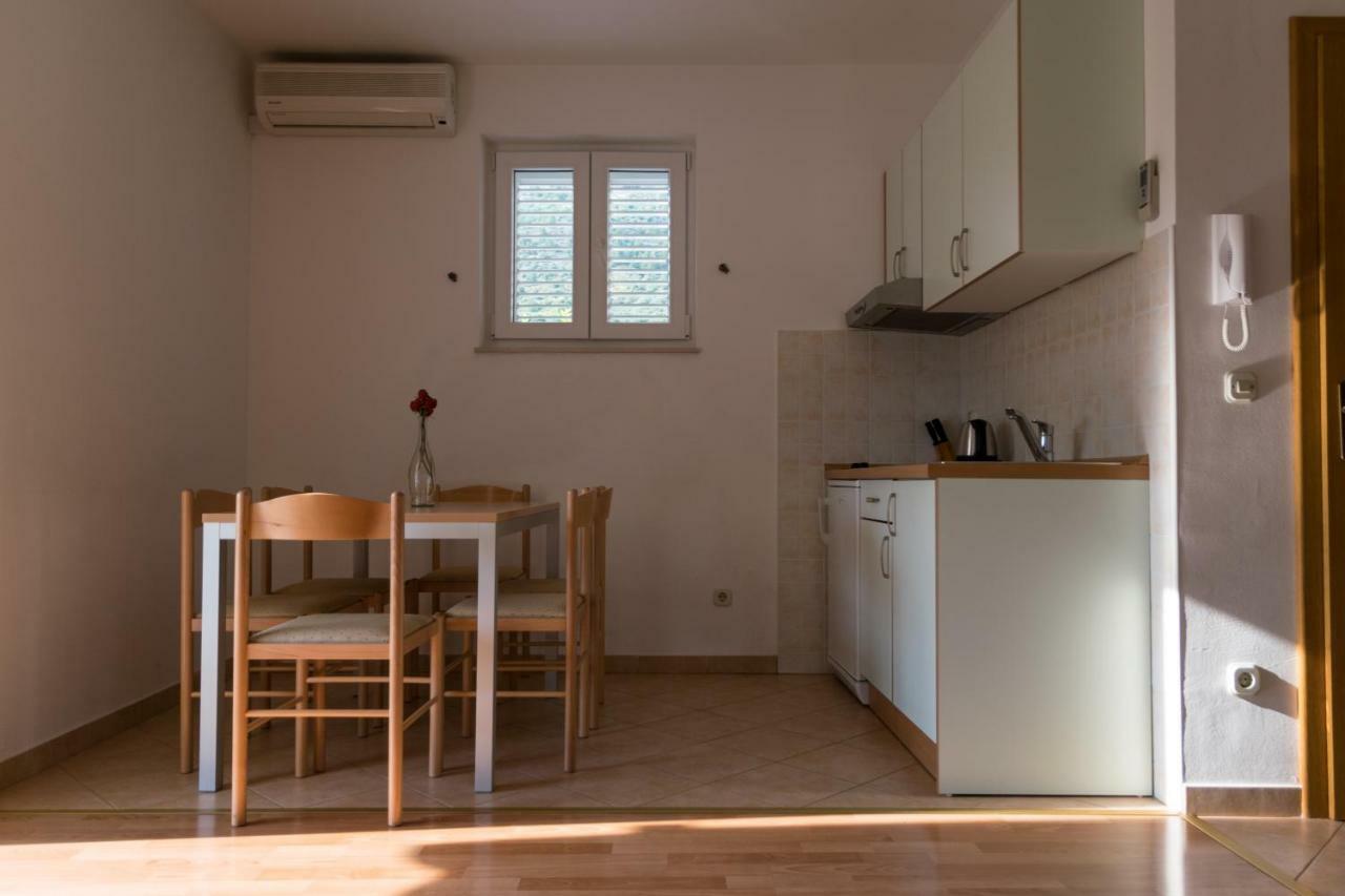 House Vera Baška Voda Екстериор снимка