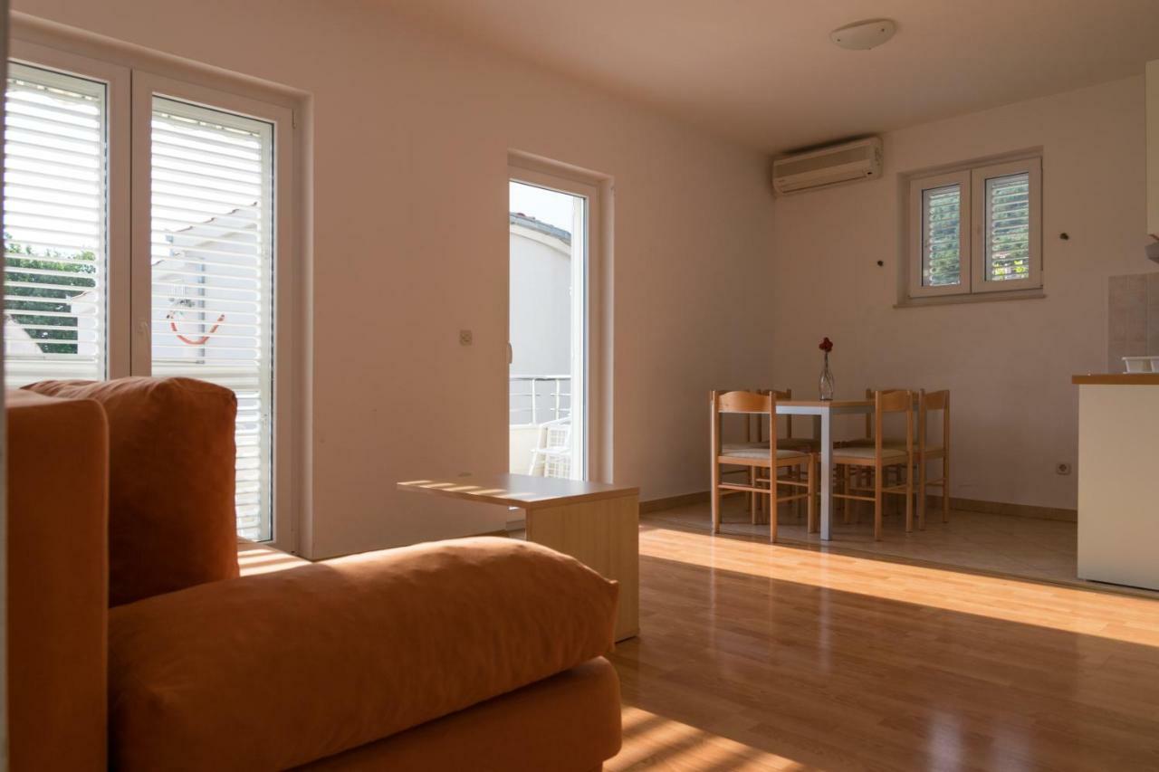 House Vera Baška Voda Екстериор снимка